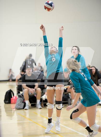 Thumbnail 2 in Highland vs Queen Creek (Nike Tournament of Champions) - Diamond Division - Final photogallery.