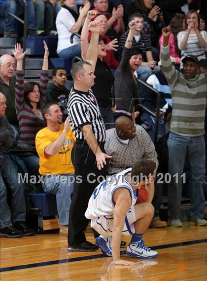 Thumbnail 3 in Finney vs. Batavia (Lions Club Tournament) photogallery.