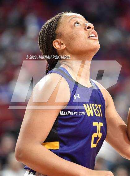 Thumbnail 2 in Millard South vs. Bellevue West (NSAA Class A Semifinal) photogallery.