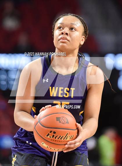 Thumbnail 1 in Millard South vs. Bellevue West (NSAA Class A Semifinal) photogallery.