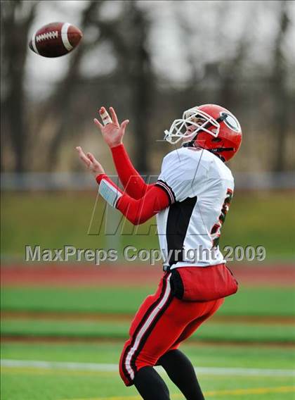 Thumbnail 2 in Staples vs. Cheshire (CIAC Class LL Final) photogallery.
