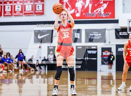 Thumbnail 2 in Campbell vs Incarnate Word (Iolani Classic Honolulu - Day 1) photogallery.