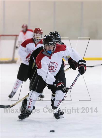 Thumbnail 3 in Fort Zumwalt East vs. Chaminade photogallery.