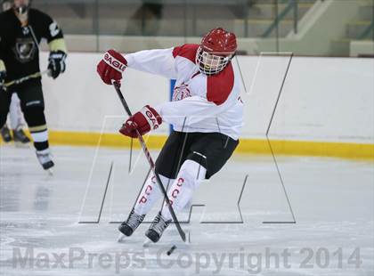 Thumbnail 2 in Fort Zumwalt East vs. Chaminade photogallery.