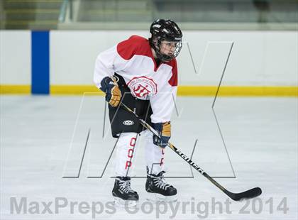 Thumbnail 2 in Fort Zumwalt East vs. Chaminade photogallery.