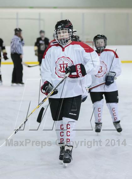 Thumbnail 3 in Fort Zumwalt East vs. Chaminade photogallery.