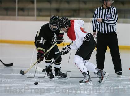 Thumbnail 1 in Fort Zumwalt East vs. Chaminade photogallery.