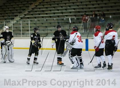 Thumbnail 3 in Fort Zumwalt East vs. Chaminade photogallery.