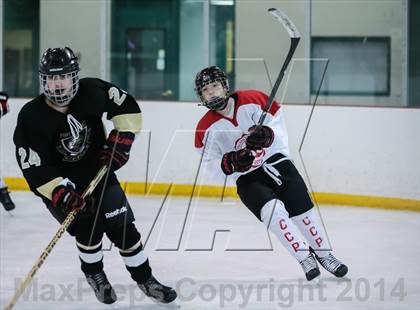Thumbnail 2 in Fort Zumwalt East vs. Chaminade photogallery.