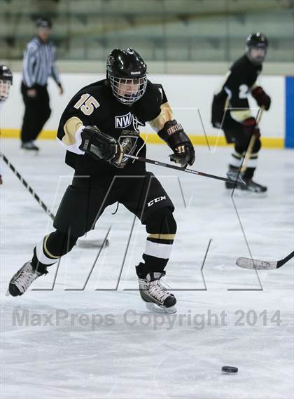 Thumbnail 3 in Fort Zumwalt East vs. Chaminade photogallery.