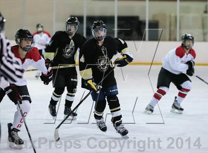Thumbnail 3 in Fort Zumwalt East vs. Chaminade photogallery.