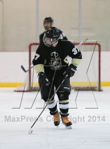Thumbnail 3 in Fort Zumwalt East vs. Chaminade photogallery.