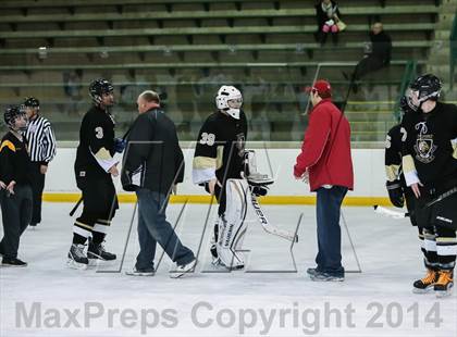 Thumbnail 1 in Fort Zumwalt East vs. Chaminade photogallery.