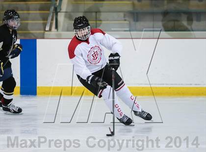 Thumbnail 3 in Fort Zumwalt East vs. Chaminade photogallery.