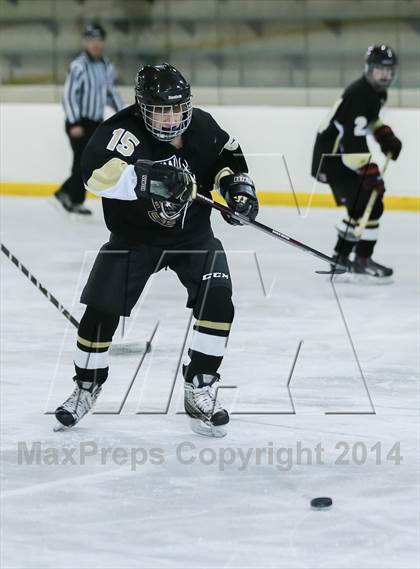 Thumbnail 1 in Fort Zumwalt East vs. Chaminade photogallery.