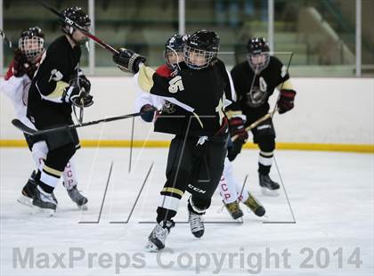 Thumbnail 3 in Fort Zumwalt East vs. Chaminade photogallery.