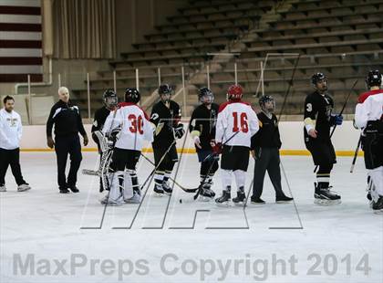 Thumbnail 2 in Fort Zumwalt East vs. Chaminade photogallery.