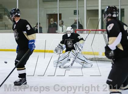 Thumbnail 1 in Fort Zumwalt East vs. Chaminade photogallery.