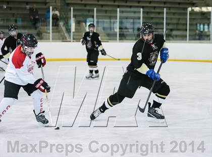 Thumbnail 2 in Fort Zumwalt East vs. Chaminade photogallery.