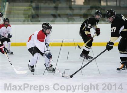 Thumbnail 1 in Fort Zumwalt East vs. Chaminade photogallery.