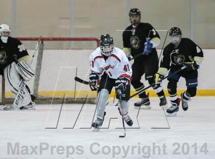 Thumbnail 1 in Fort Zumwalt East vs. Chaminade photogallery.