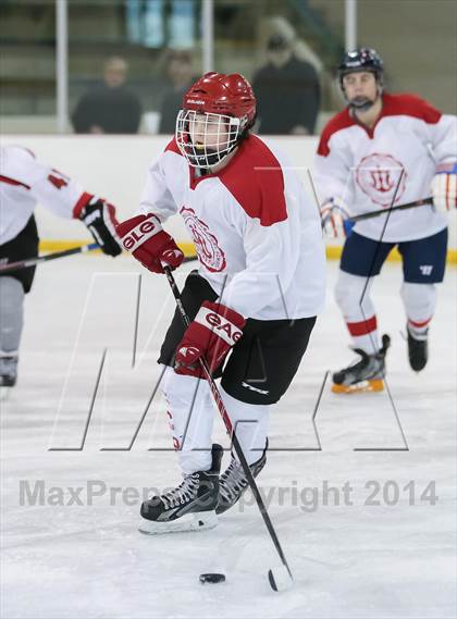 Thumbnail 3 in Fort Zumwalt East vs. Chaminade photogallery.