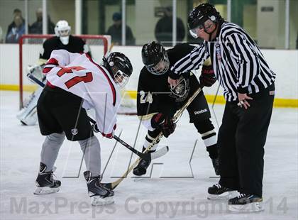 Thumbnail 1 in Fort Zumwalt East vs. Chaminade photogallery.