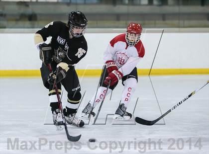 Thumbnail 3 in Fort Zumwalt East vs. Chaminade photogallery.