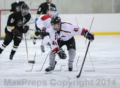 Thumbnail 1 in Fort Zumwalt East vs. Chaminade photogallery.