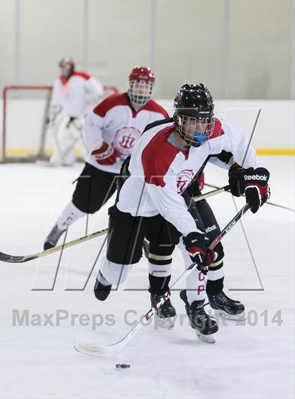 Thumbnail 2 in Fort Zumwalt East vs. Chaminade photogallery.