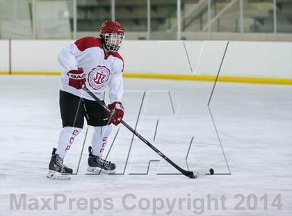 Thumbnail 1 in Fort Zumwalt East vs. Chaminade photogallery.