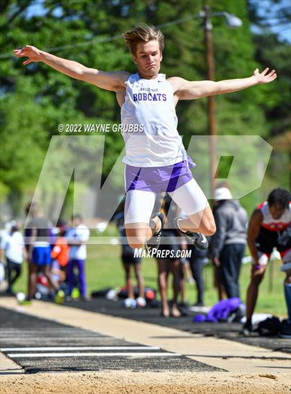 Thumbnail 1 in UIL 15 5A District Meet photogallery.