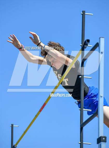 Thumbnail 1 in UIL 15 5A District Meet photogallery.