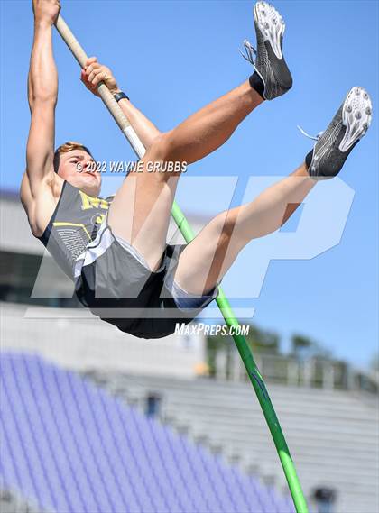 Thumbnail 1 in UIL 15 5A District Meet photogallery.