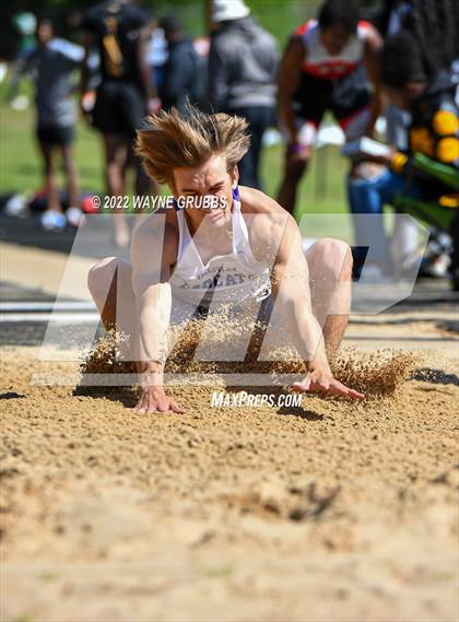 Thumbnail 2 in UIL 15 5A District Meet photogallery.