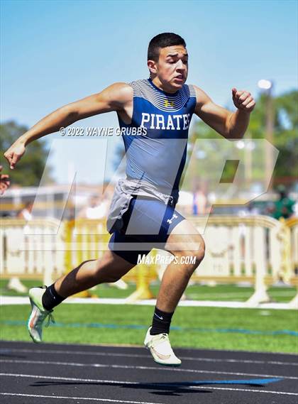 Thumbnail 1 in UIL 15 5A District Meet photogallery.