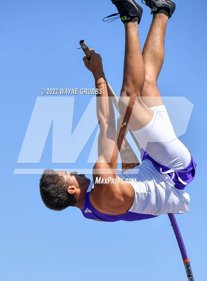Thumbnail 1 in UIL 15 5A District Meet photogallery.