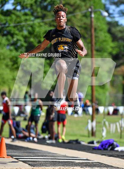 Thumbnail 2 in UIL 15 5A District Meet photogallery.