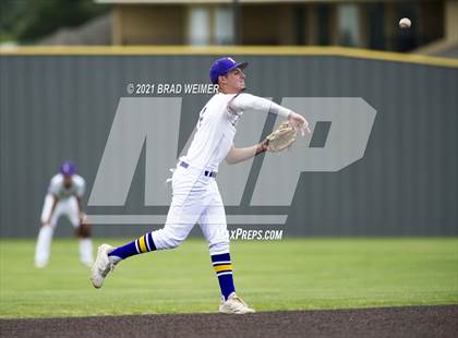 Thumbnail 3 in E.D. White @ Lutcher photogallery.