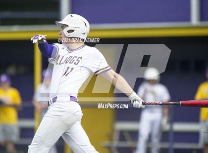 Thumbnail 3 in E.D. White @ Lutcher photogallery.