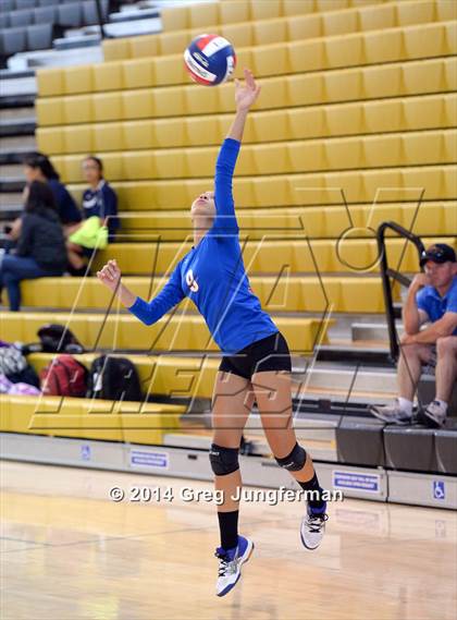 Thumbnail 2 in Tamalpais vs. Cardinal Newman (Nor-Cal Invitational) photogallery.