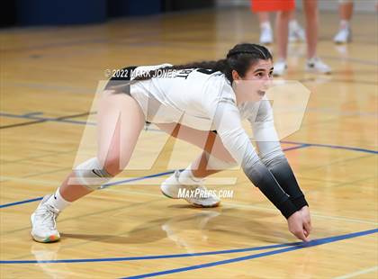 Thumbnail 2 in Hamilton vs. Gilbert (Westwood Tournament of Champions) photogallery.