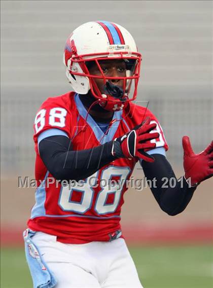 Thumbnail 3 in Skyline vs. DeSoto (5A Division 1 Area Playoff ) photogallery.