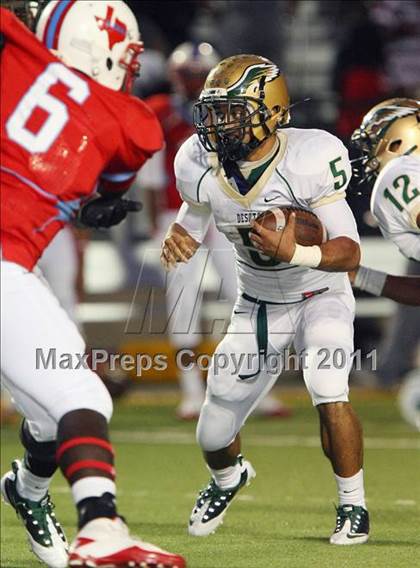 Thumbnail 3 in Skyline vs. DeSoto (5A Division 1 Area Playoff ) photogallery.