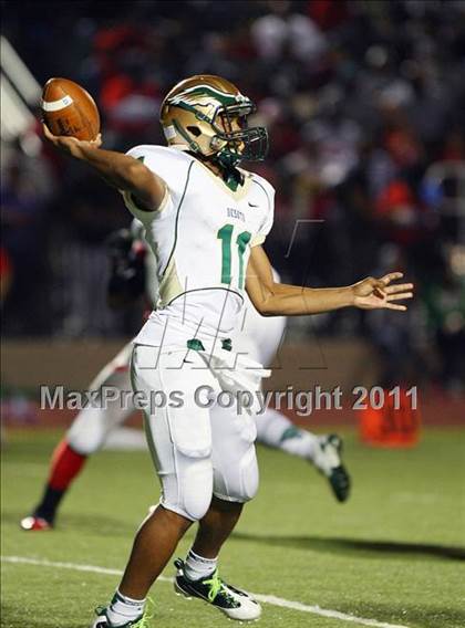 Thumbnail 3 in Skyline vs. DeSoto (5A Division 1 Area Playoff ) photogallery.