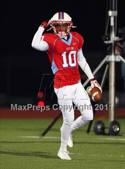 Thumbnail 3 in Skyline vs. DeSoto (5A Division 1 Area Playoff ) photogallery.