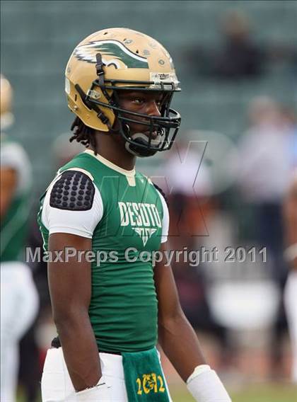Thumbnail 3 in Skyline vs. DeSoto (5A Division 1 Area Playoff ) photogallery.