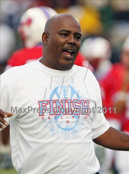 Thumbnail 2 in Skyline vs. DeSoto (5A Division 1 Area Playoff ) photogallery.