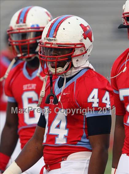 Thumbnail 3 in Skyline vs. DeSoto (5A Division 1 Area Playoff ) photogallery.