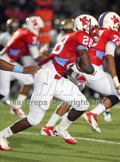 Thumbnail 1 in Skyline vs. DeSoto (5A Division 1 Area Playoff ) photogallery.
